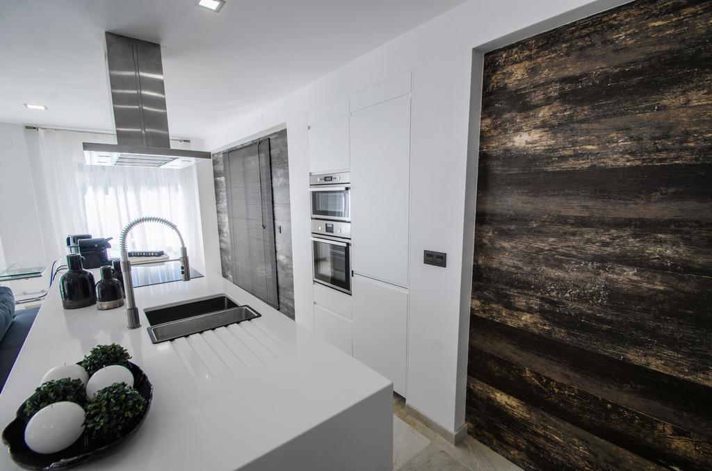 شقة Gorgeous 170 Sq.M. Penthouse With Sea View Terraces بينالماذينا المظهر الخارجي الصورة