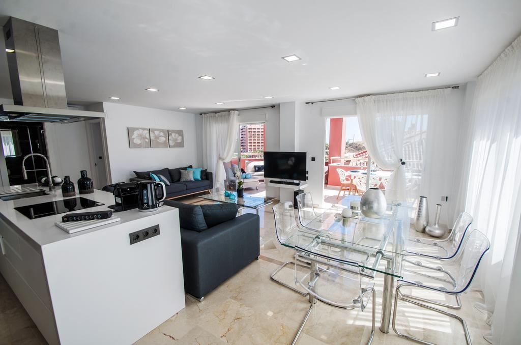 شقة Gorgeous 170 Sq.M. Penthouse With Sea View Terraces بينالماذينا المظهر الخارجي الصورة