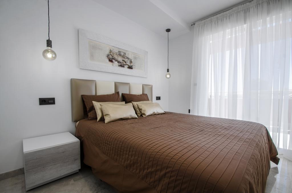 شقة Gorgeous 170 Sq.M. Penthouse With Sea View Terraces بينالماذينا المظهر الخارجي الصورة
