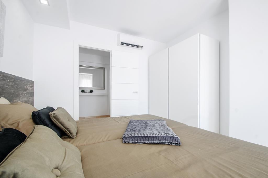 شقة Gorgeous 170 Sq.M. Penthouse With Sea View Terraces بينالماذينا المظهر الخارجي الصورة